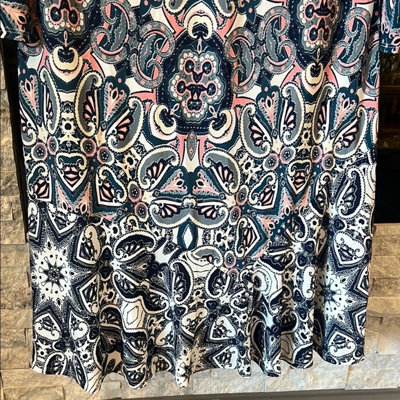 Eliza J Sheath V neckline Dress size 14 - Picture 8 of 13